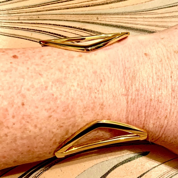 🆕 Cute cute cute Cuff Bracelet New Without tags - Picture 5 of 6